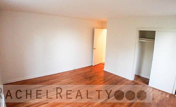 5th image of 3950 Blackstone Ave APT 5S