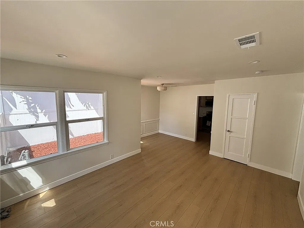 2 bed, 823 sqft, $3,500 — Photo 3