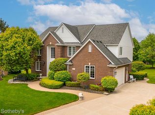 615 Appoline Ct, Rochester, MI 48307