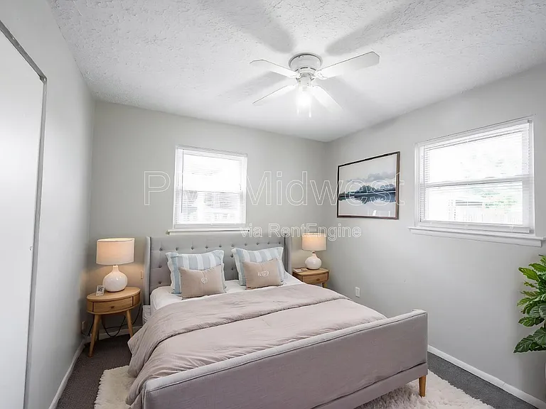316 S Kenmore Rd — Photo 21