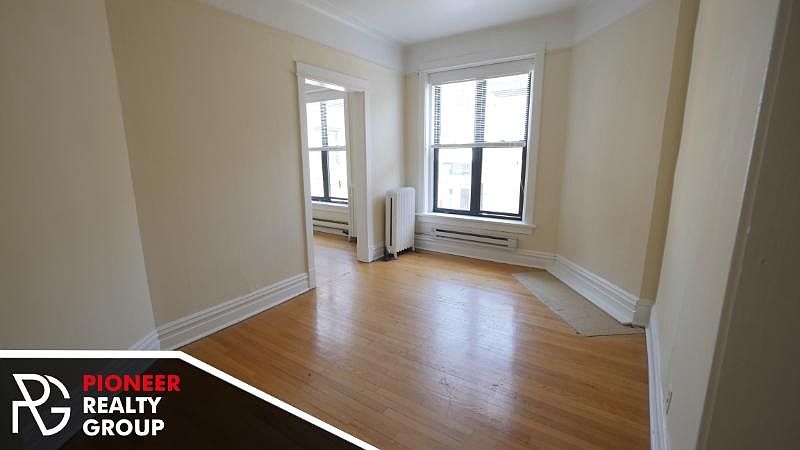 1st image of 438 W Belden Ave APT 19