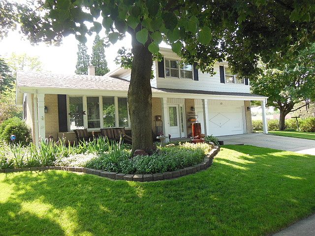 1st image of 12 N Windsor Dr