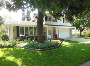 12 N Windsor Dr, Arlington Heights, IL