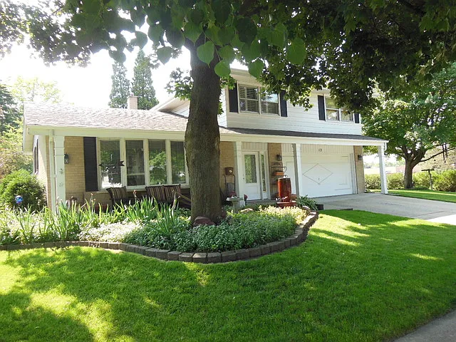 12 N Windsor Dr photo 1