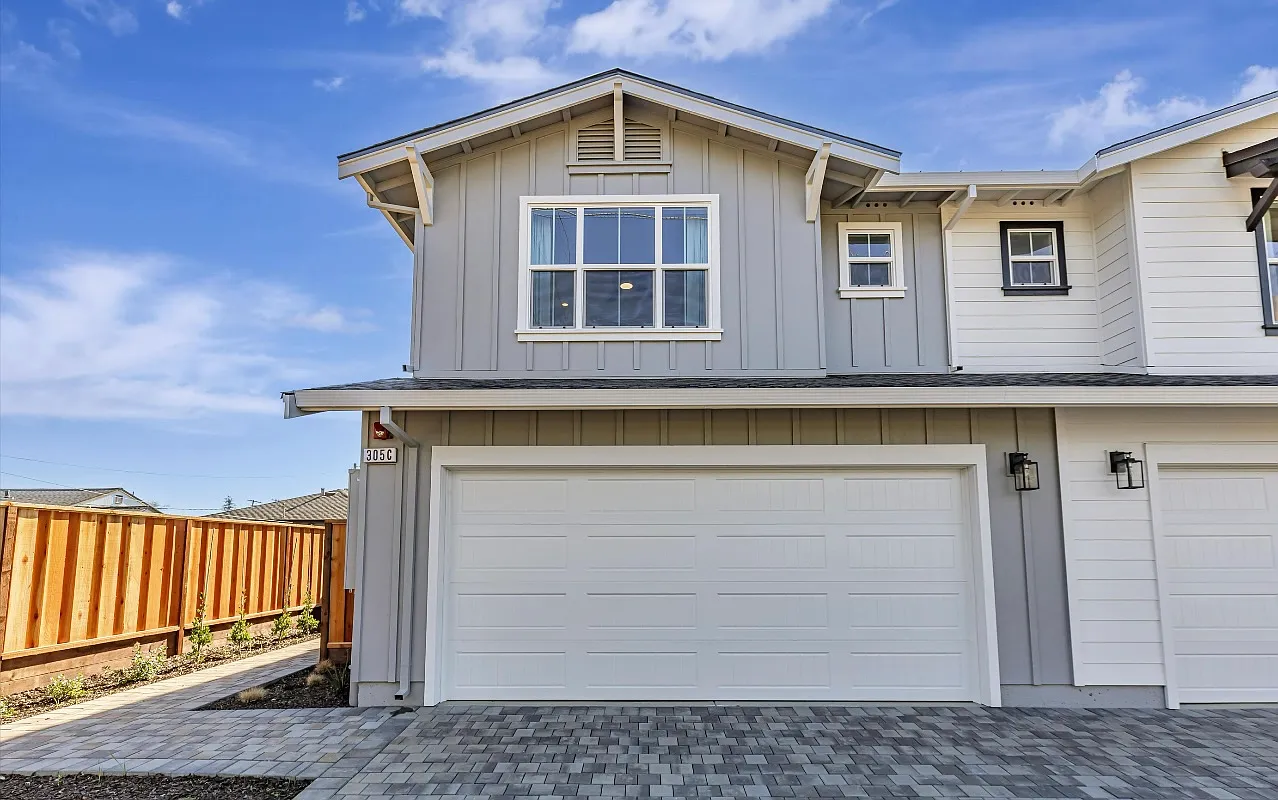 3 bed, 2.5 bath, 1209 sqft, $3,350 — Photo 1