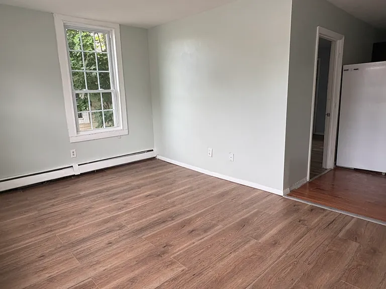 208 Main St #D — Photo 6