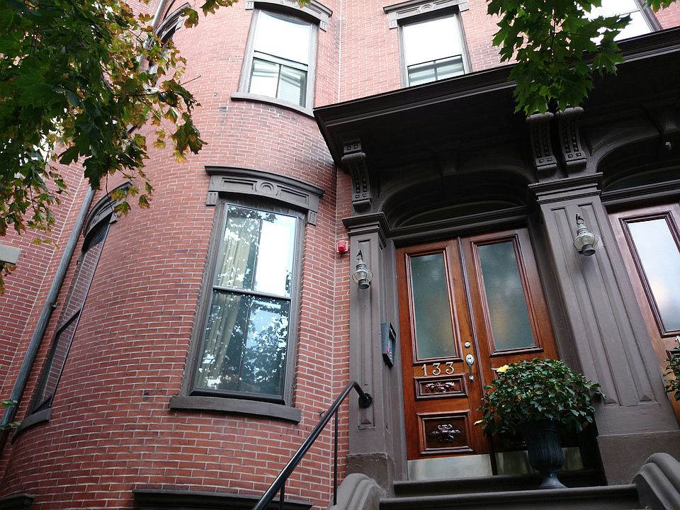 2nd image of 133 Pembroke St APT 1