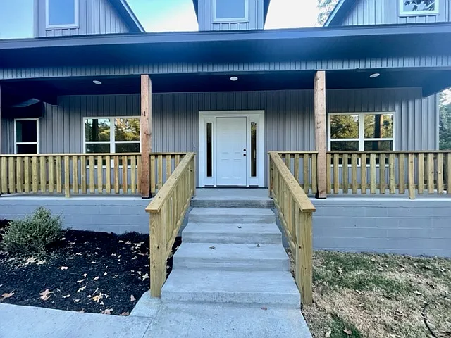 1 Kirkcudbright Ln — Photo 23