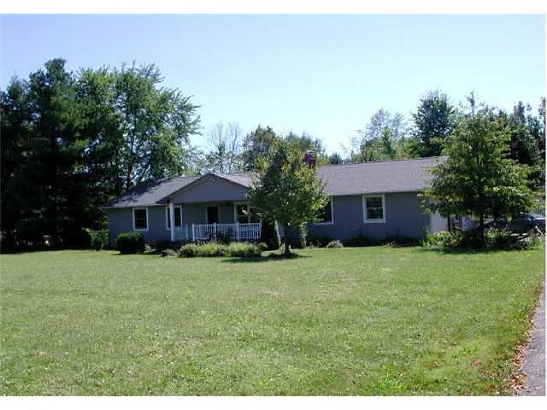 13910 Center Village Rd photo 1