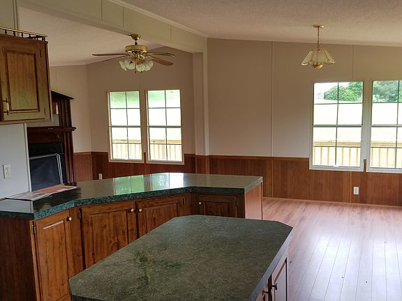 5th image of 117 Peakswood Dr