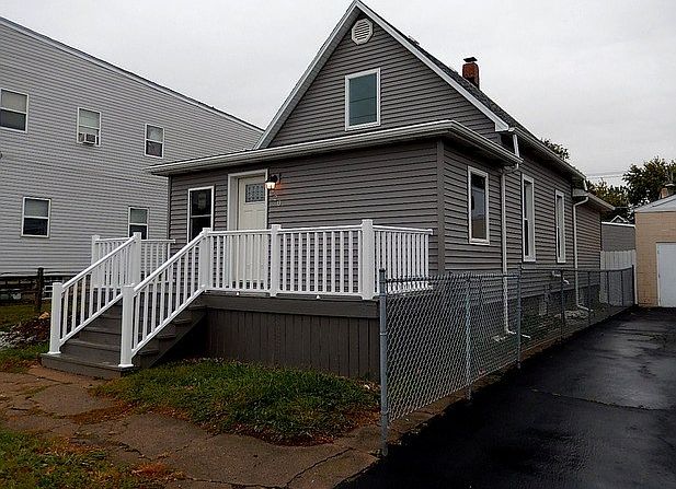 1st image of 220 S Schuyler Ave