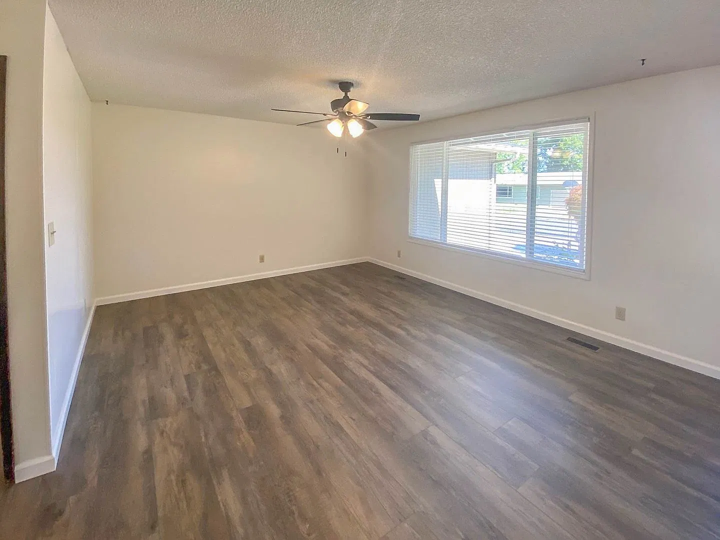 Great 3 Bedroom Home on the Westside! — Photo 4