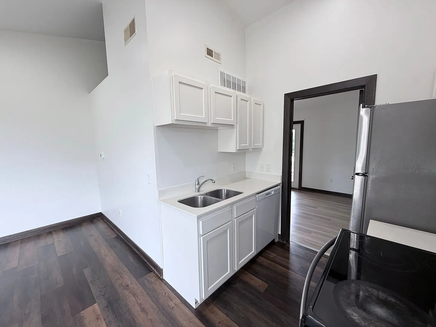 Riverview Apartments-809 - New — Photo 4