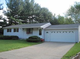 4565 Bekinshire Dr NW, Comstock Park, MI 49321