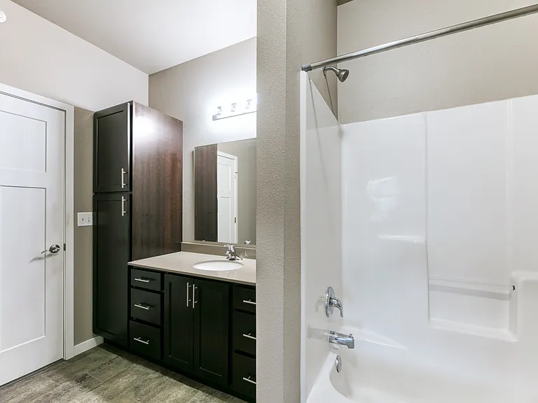 Pinecrest Apartment Homes — Photo 24