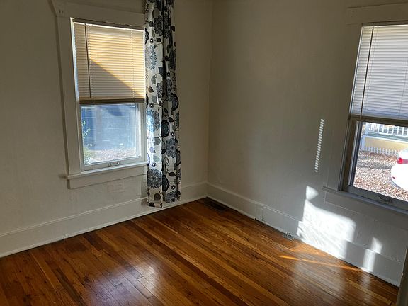 West Bedroom, no closet