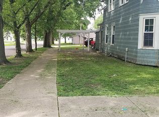 1001 Caroline St, Pekin, IL 61554