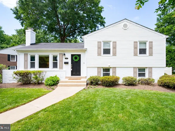 8404 Crowley Pl, Alexandria, VA 22308