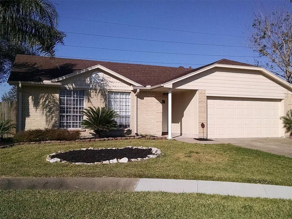 1st image of 2907 Helmsley Dr