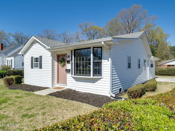 523 E Southerland Street, Wallace, NC 28466