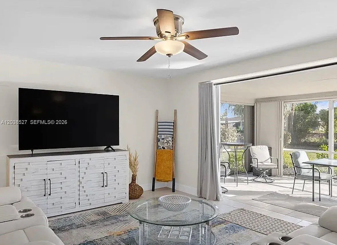 3 bed, 2.0 bath, $2,200 — Photo 4