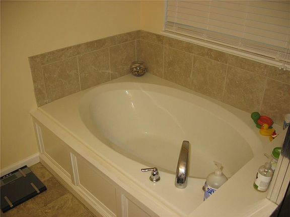 5th image of 15113 Brantley Ln