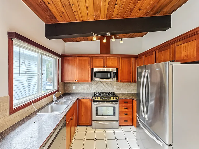 612 56th Ave SW — Photo 9