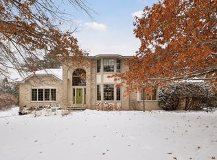27 Scotch Pine Rd, North Oaks, MN 55127