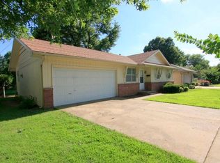 1326 E Sunset St, Springfield, MO 65804