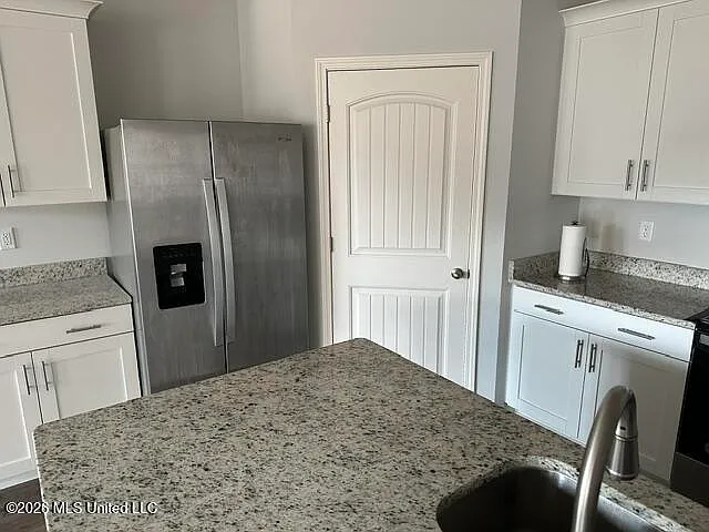 4 bed, 2.0 bath, 1819 sqft, $2,550 — Photo 4