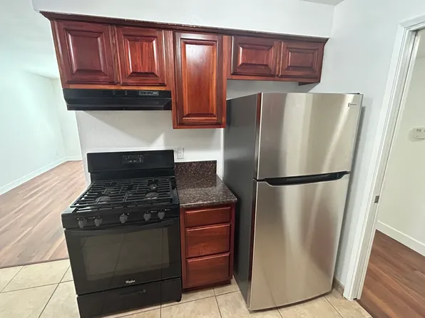 2409 W 227th St #8, Torrance, CA 90501