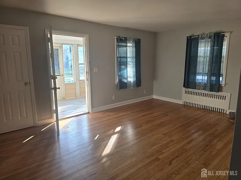 111 Bertram Ave — Photo 4