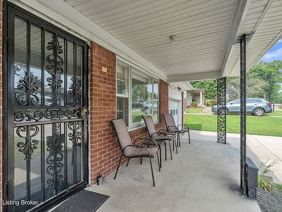 4th image of 5702 Tamarack Ln