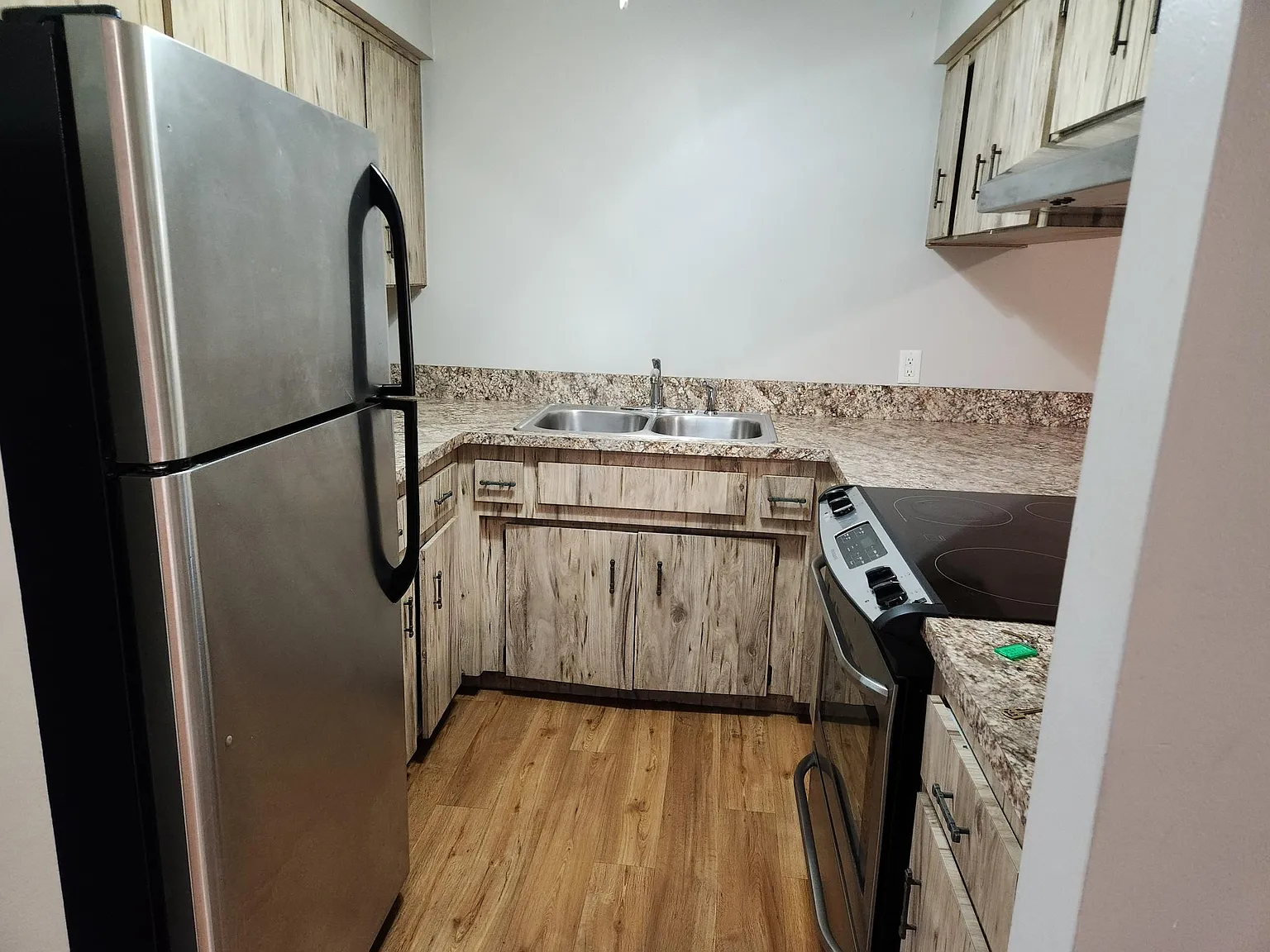 2 bed, 800 sqft, $1,100 — Photo 2