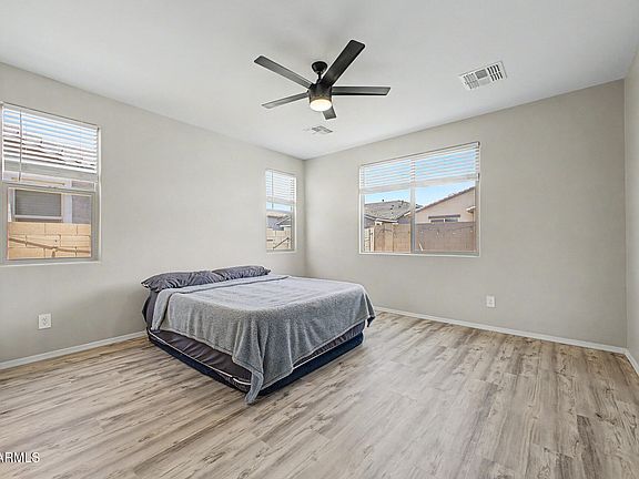 4th image of 913 S 108TH Avenue