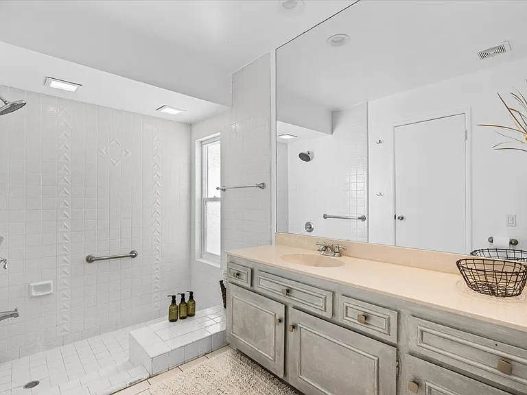 73011 Somera Rd — Photo 27