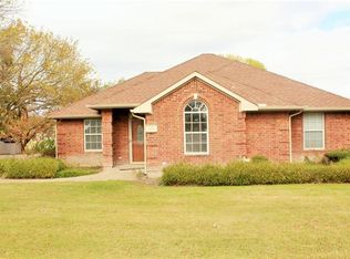 302 E Jefferson St, Palmer, TX 75152