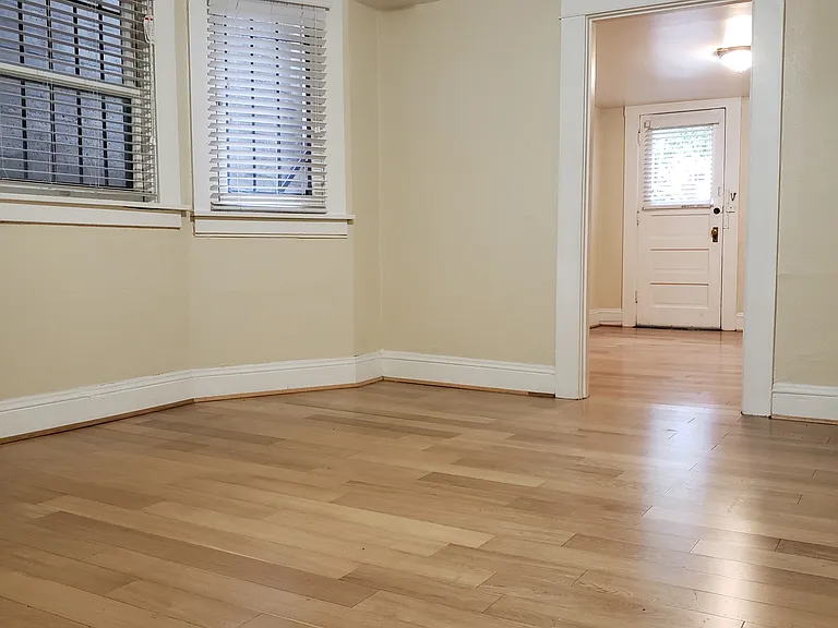 2068 NW Flanders St #8 — Photo 5