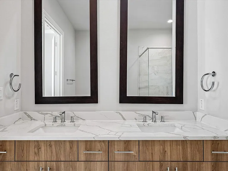 6005 Laurel Ln — Photo 32
