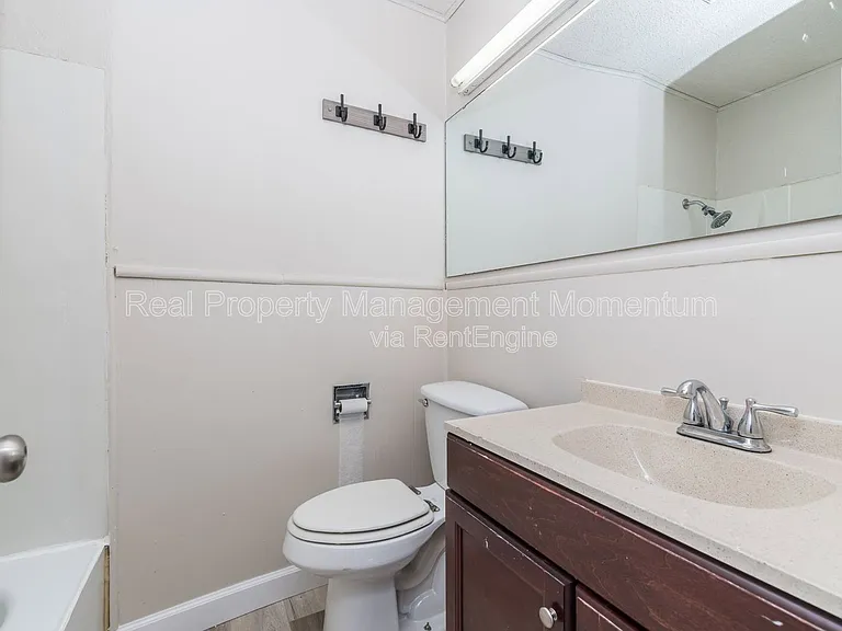 1913 S Broadway Ave — Photo 8
