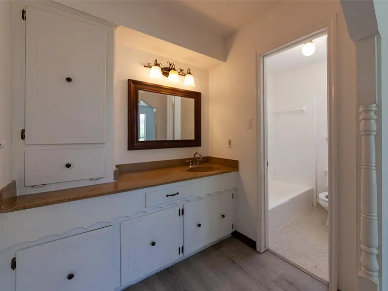 8826 Roos Rd — Photo 16