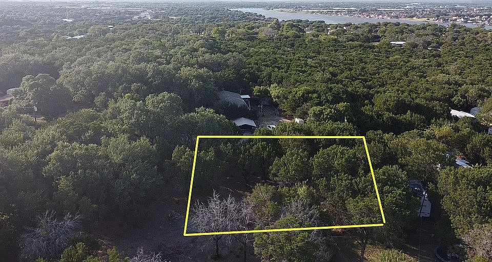 1st image of 813 Arrowhead Ct
