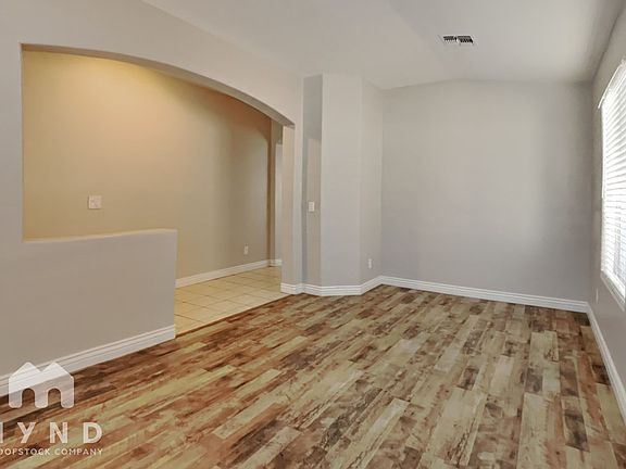 4th image of 5527 W Southgate Ave
