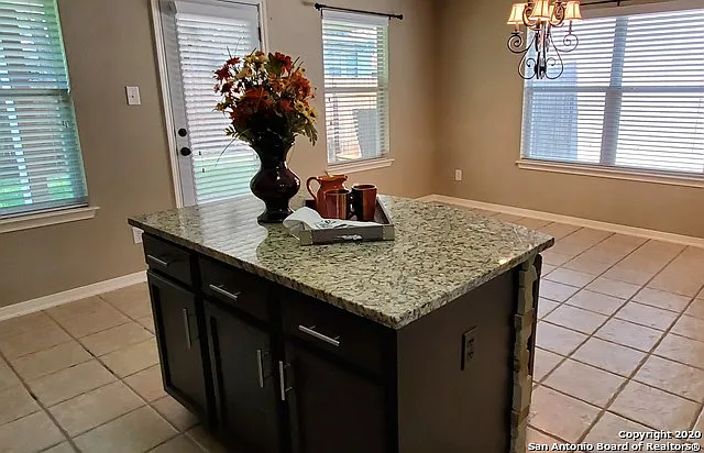 533 Thoreau Trl — Photo 7