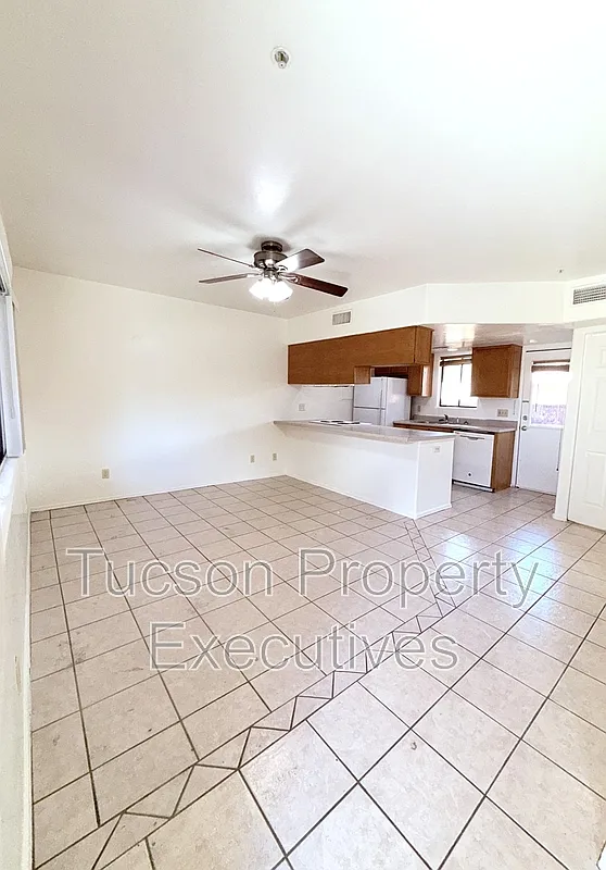 2 bed, 2.0 bath, 1300 sqft, $1,300 — Photo 1