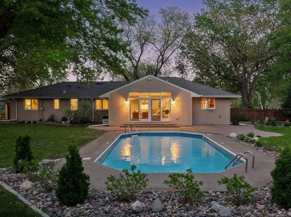 7017 Lee Valley Cir, Edina, MN 55439
