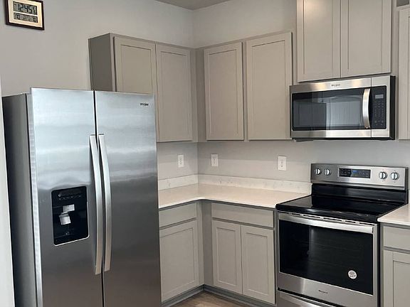 5th image of 453 Augustine Dr