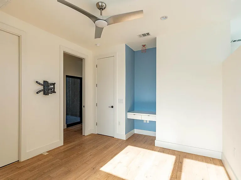 3305 Garden Villa Ln #B — Photo 24