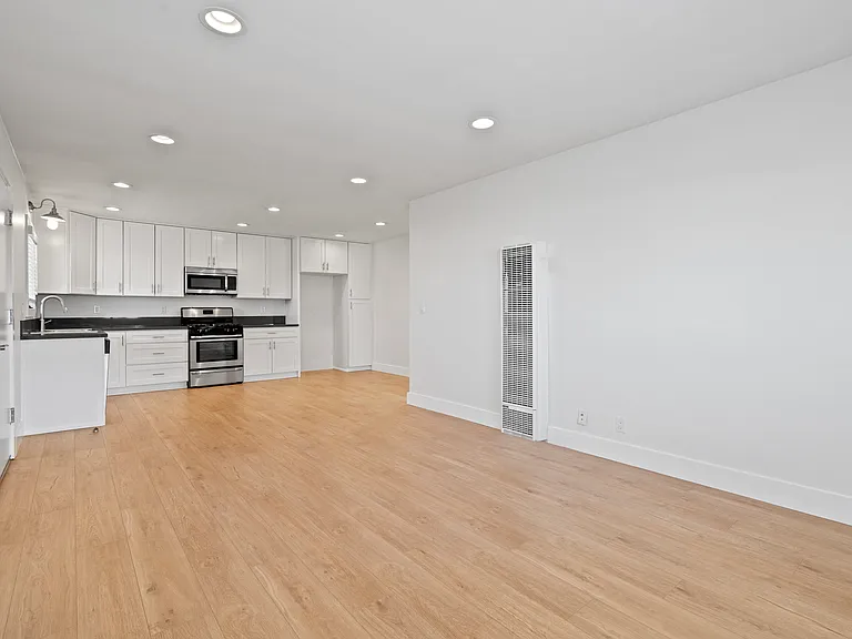 122 Magnolia St #C — Photo 2