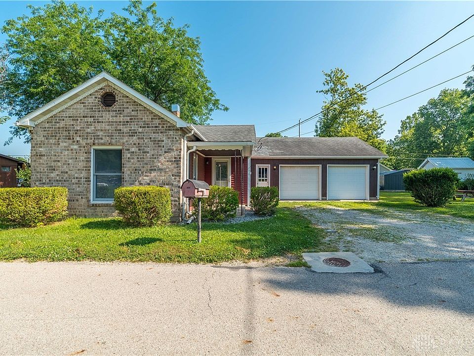 1st image of 640 Maxwell Pl